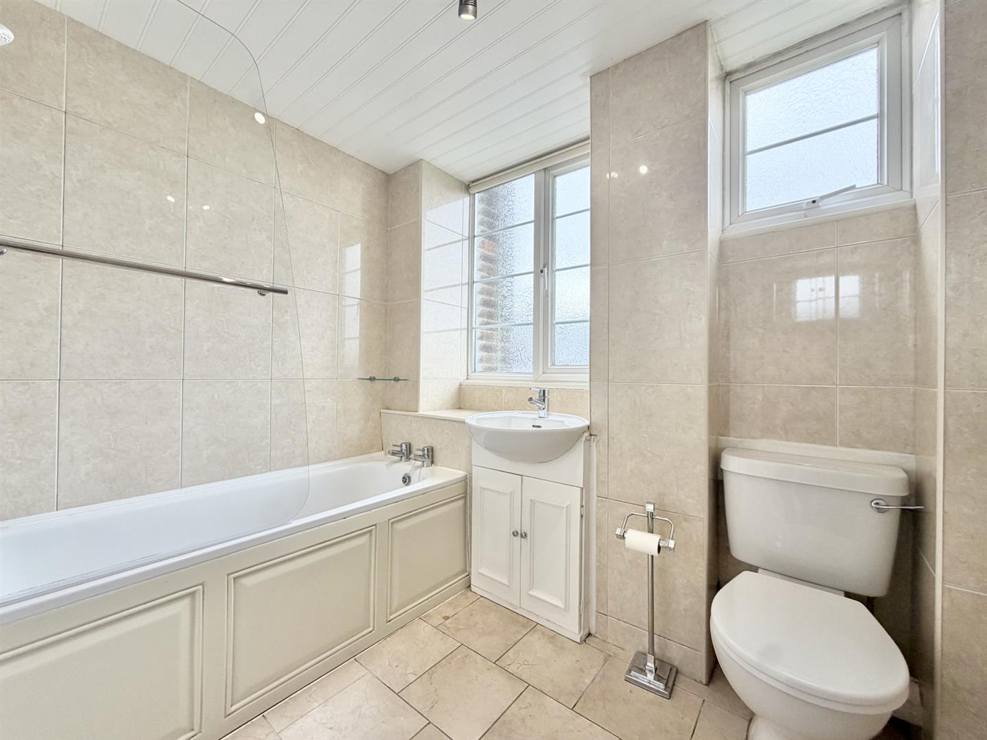 Seymour Court, Winchmore Hill